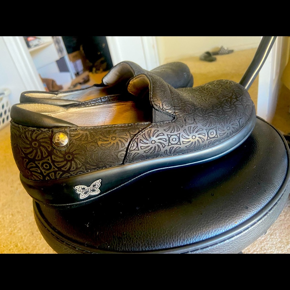 Algeria shoes
